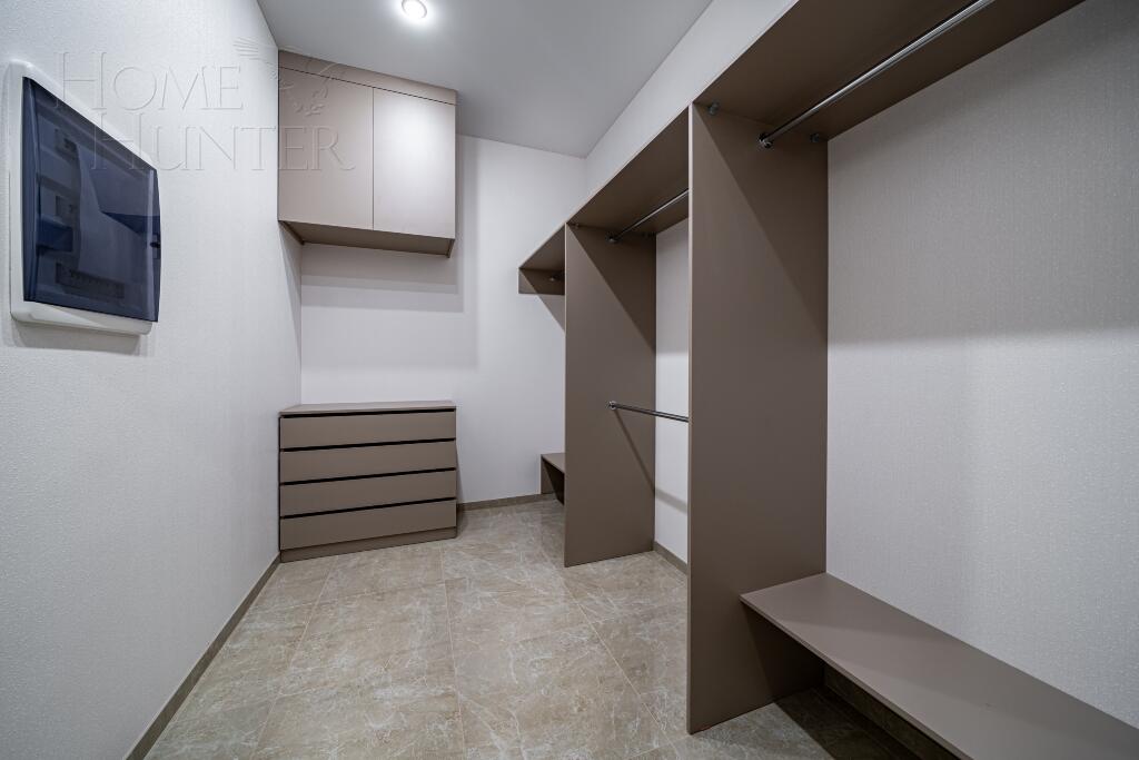 2-этажный коттедж 240 м² с отделкой
