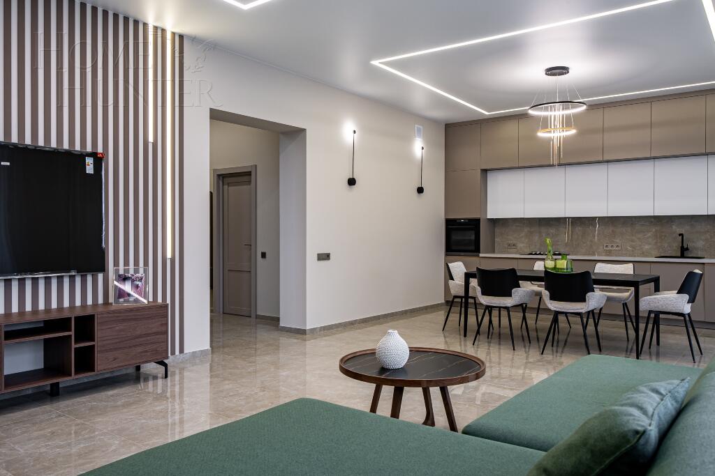 2-этажный коттедж 240 м² с отделкой