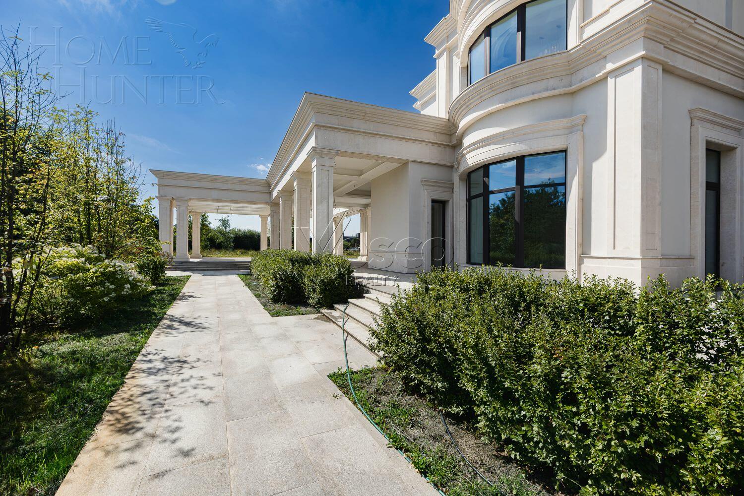 2-этажный коттедж 4 400 м² с отделкой