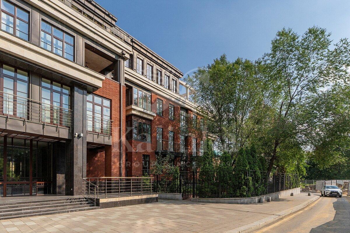 4-КОМН. КВАРТИРА С ОТДЕЛКОЙ 185.1 М² НА 2 ЭТАЖЕ