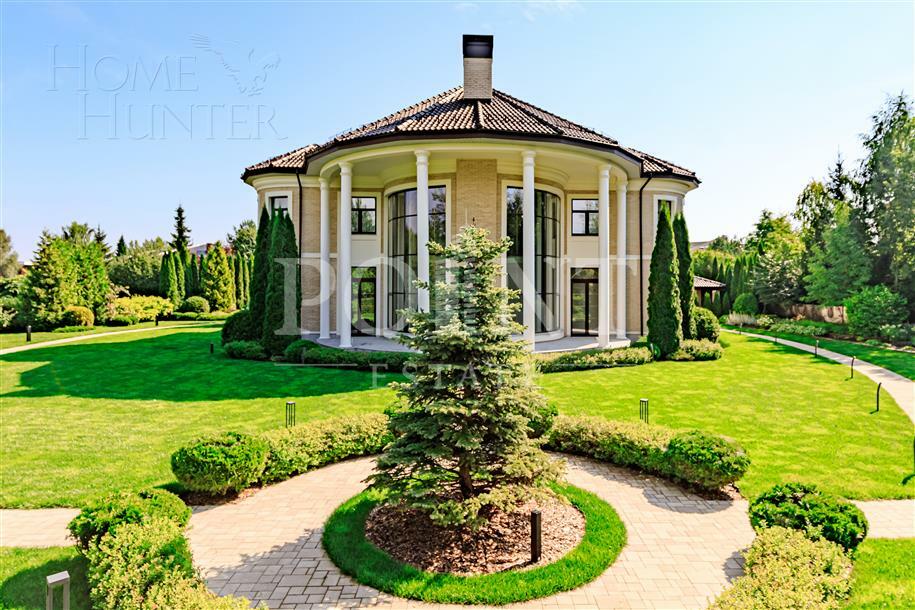 2-этажный коттедж 715 м² с отделкой