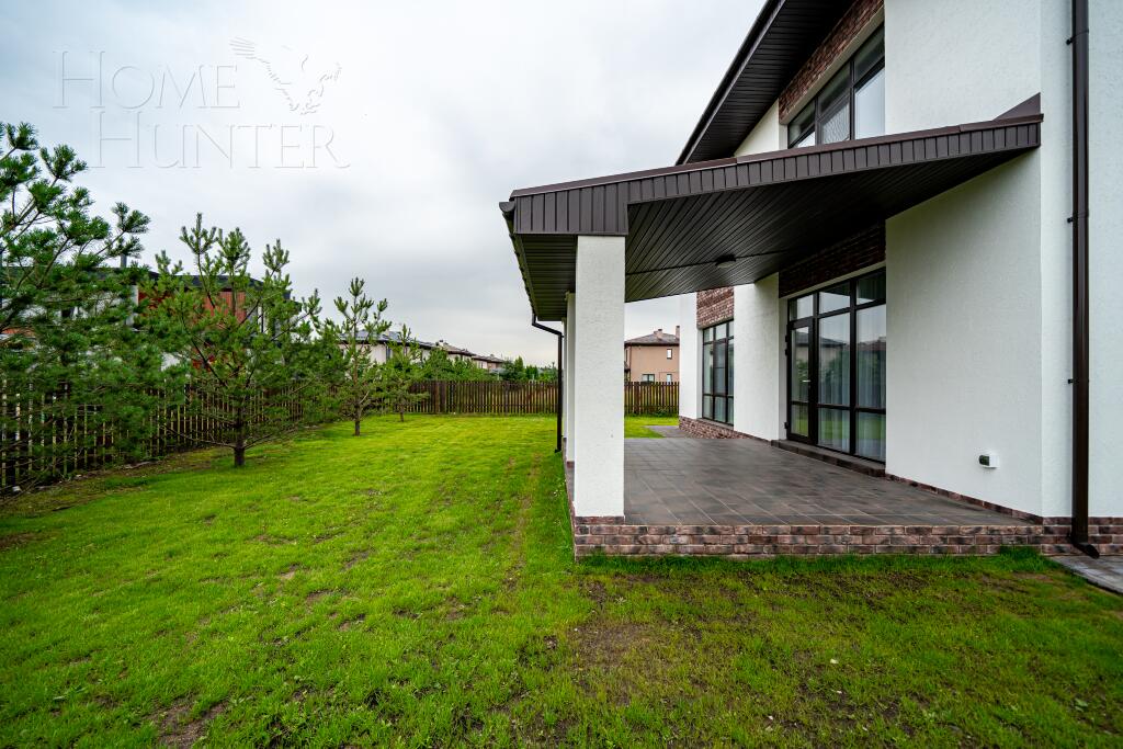 2-этажный коттедж 240 м² с отделкой