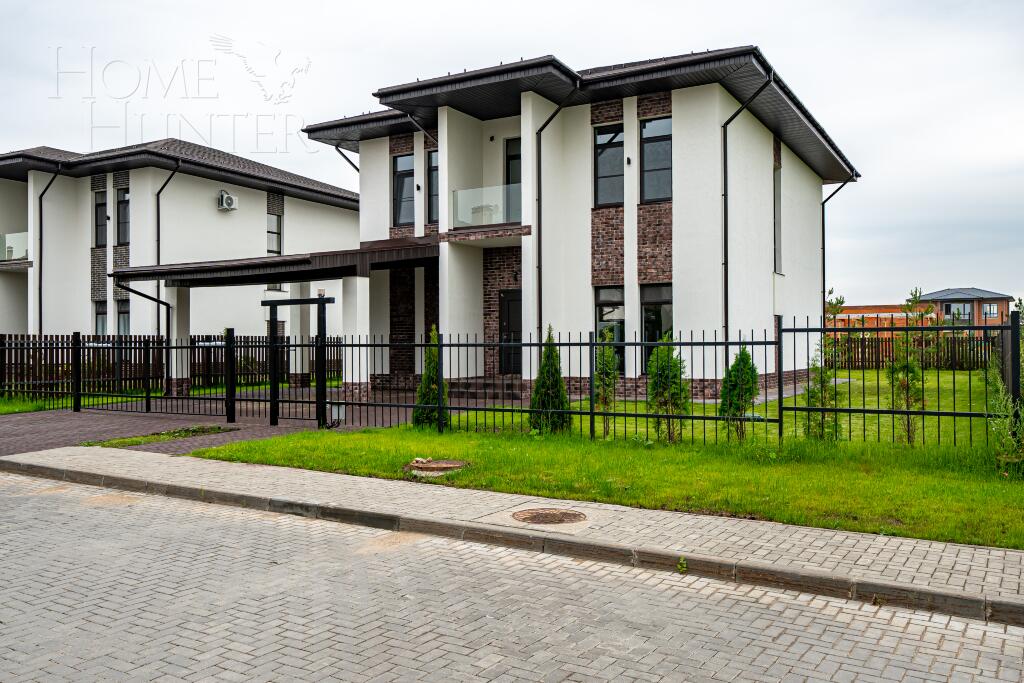 2-этажный коттедж 240 м² с отделкой