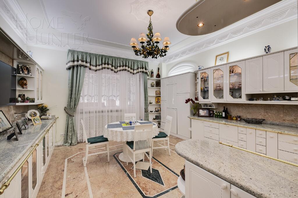2-этажный коттедж 880 м² с отделкой