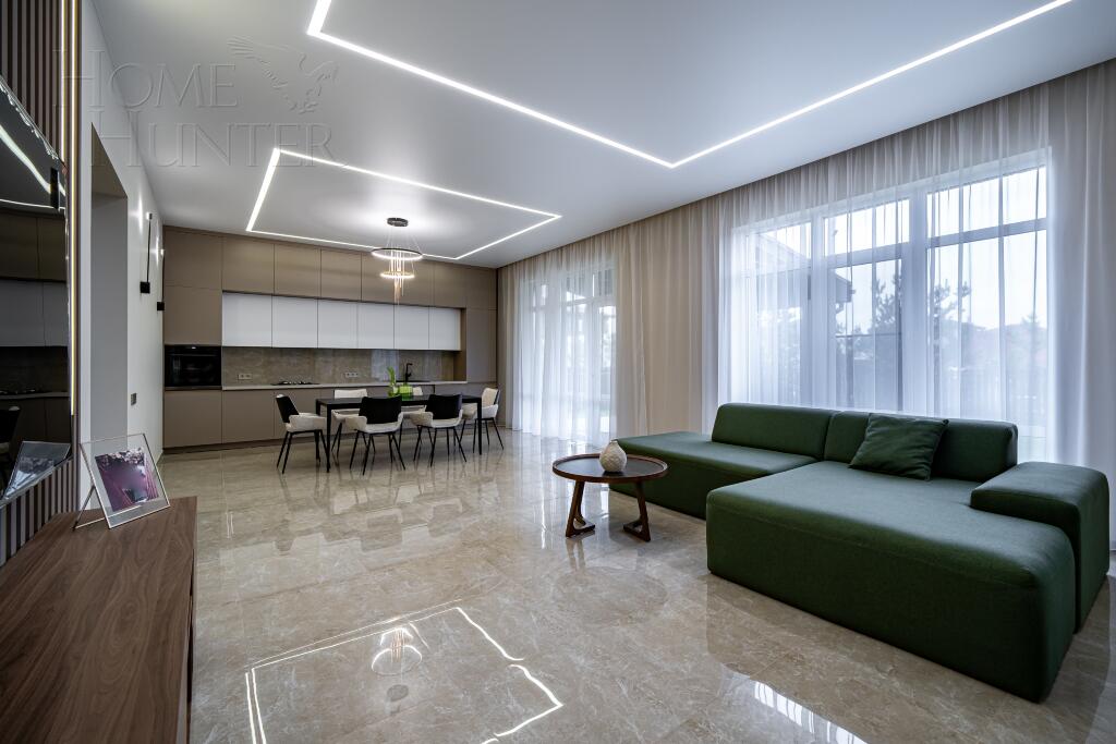 2-этажный коттедж 240 м² с отделкой