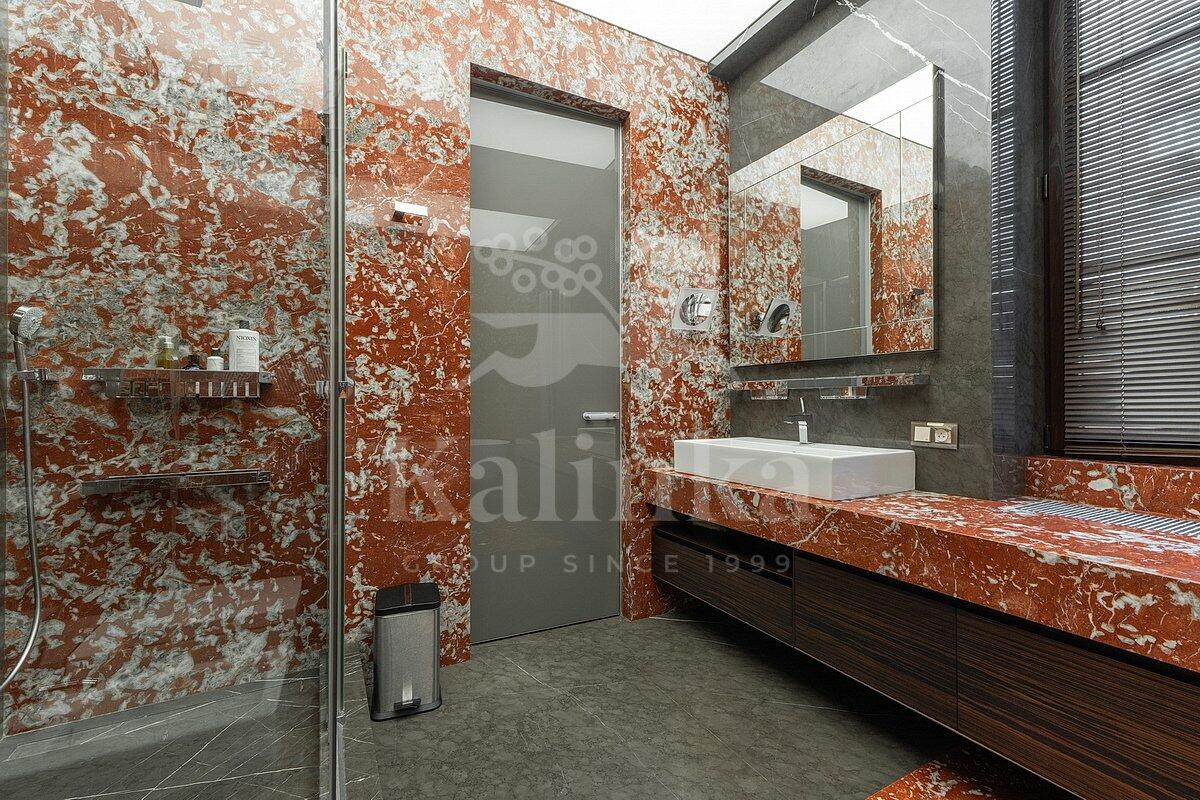 4-КОМН. КВАРТИРА С ОТДЕЛКОЙ 185.1 М² НА 2 ЭТАЖЕ