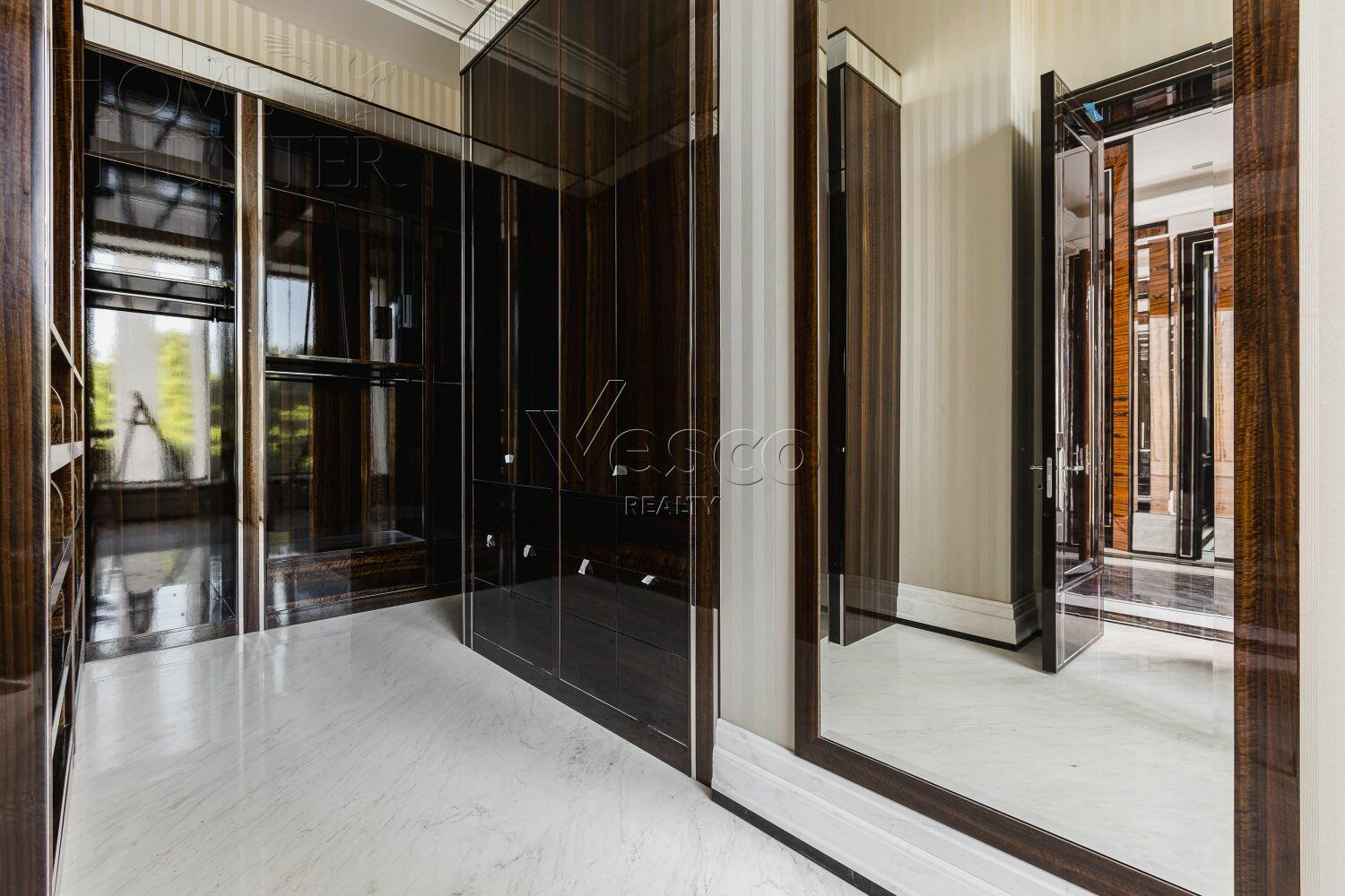 2-этажный коттедж 4 400 м² с отделкой
