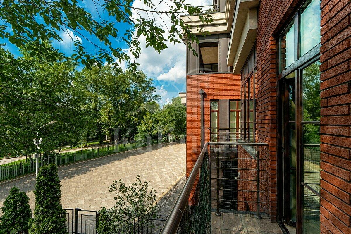 4-КОМН. КВАРТИРА С ОТДЕЛКОЙ 185.1 М² НА 2 ЭТАЖЕ