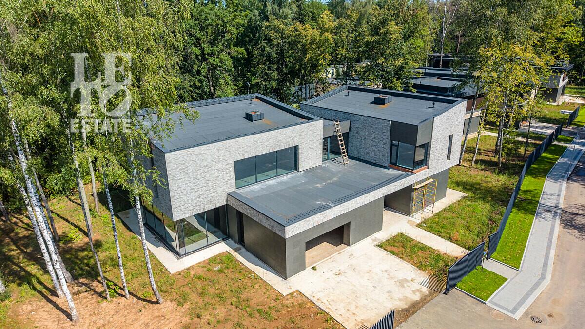 2-этажный коттедж 590 м² без отделки
