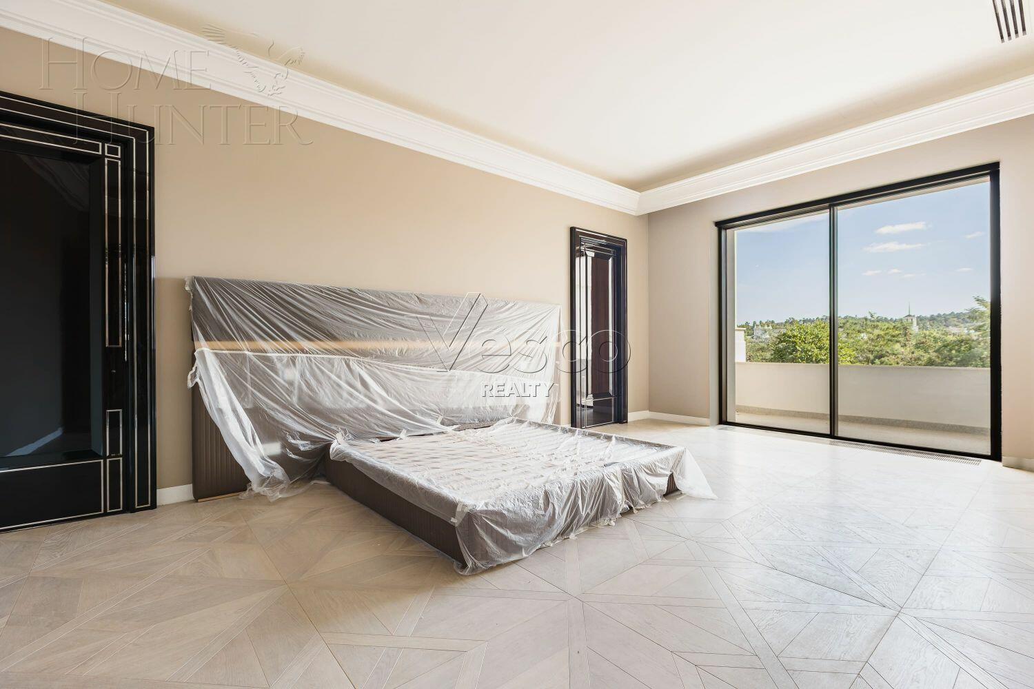 2-этажный коттедж 4 400 м² с отделкой