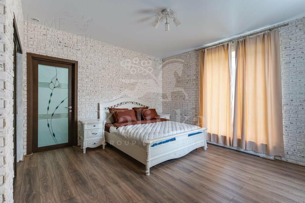 2-этажный коттедж 650 м² с отделкой