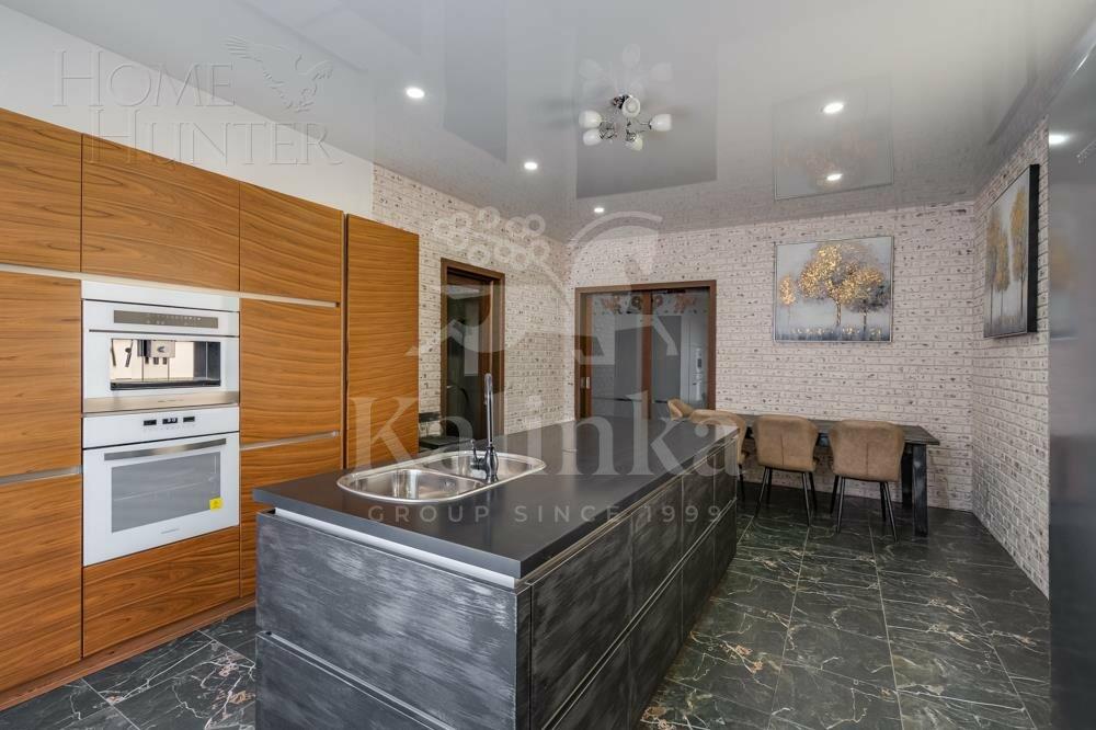 2-этажный коттедж 650 м² с отделкой