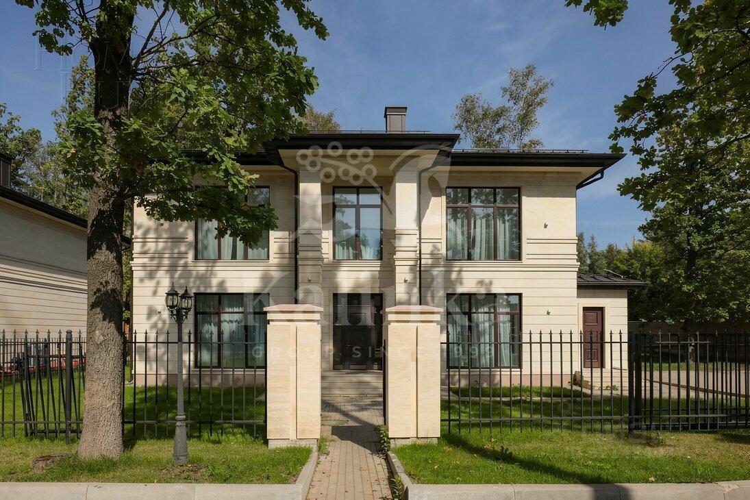 2-этажный коттедж 440 м² без отделки