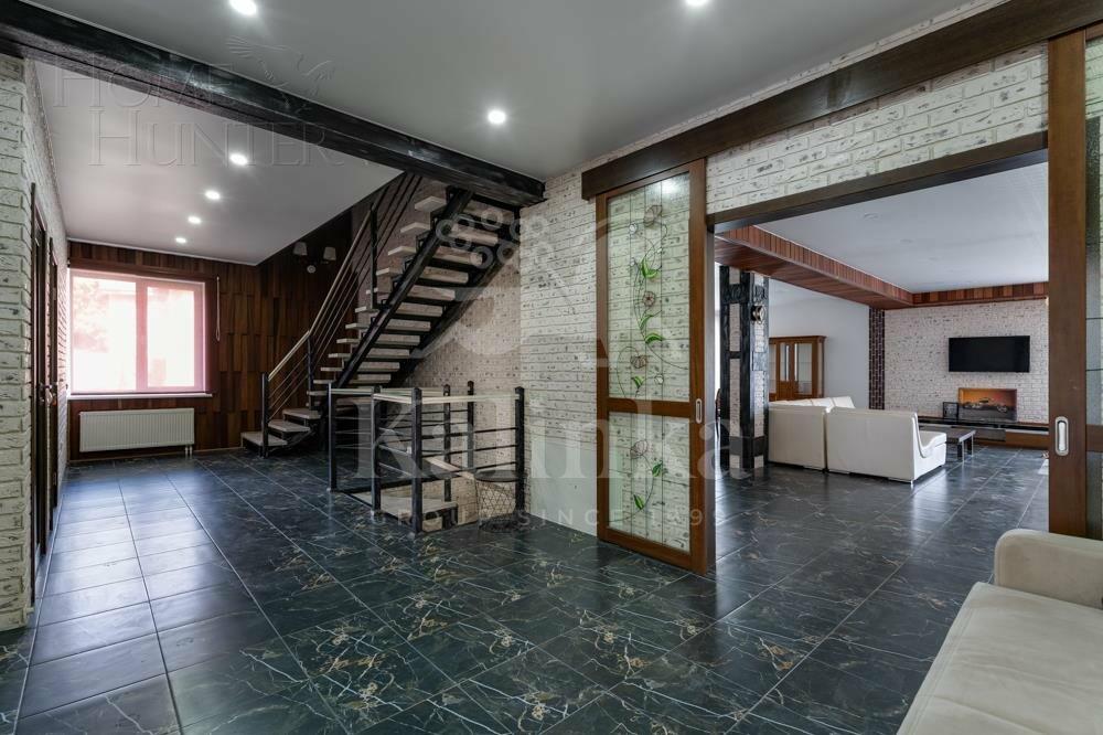 2-этажный коттедж 650 м² с отделкой