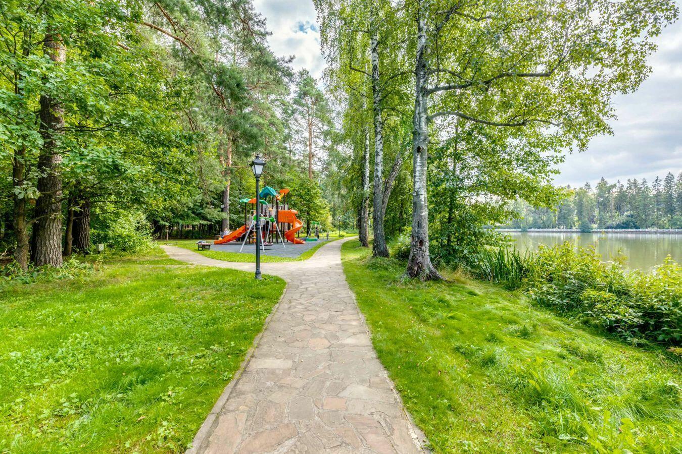 2-этажный коттедж 750 м² без отделки