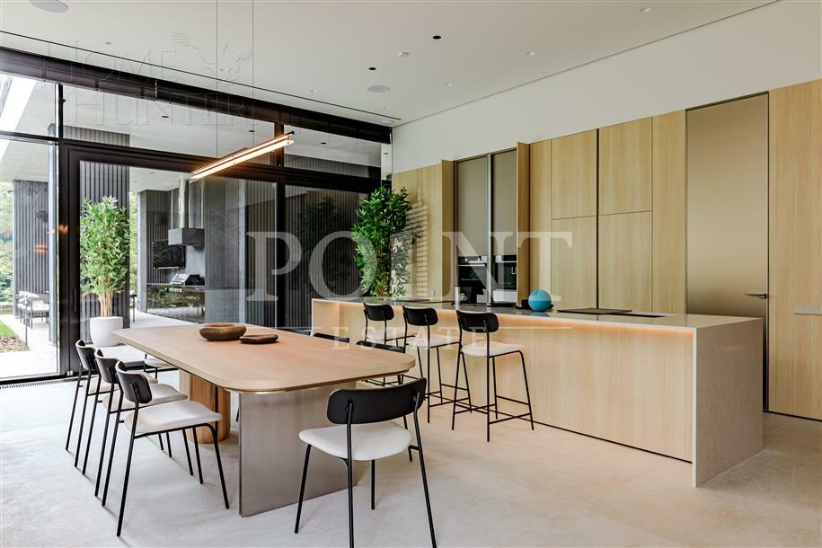 2-этажный коттедж 1 050 м² с отделкой