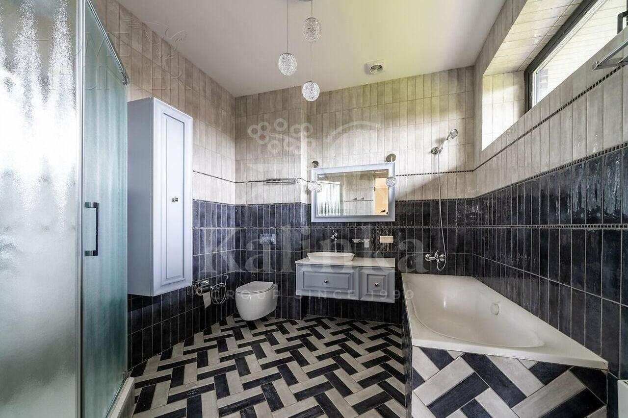 2-этажный коттедж 950 м² с отделкой