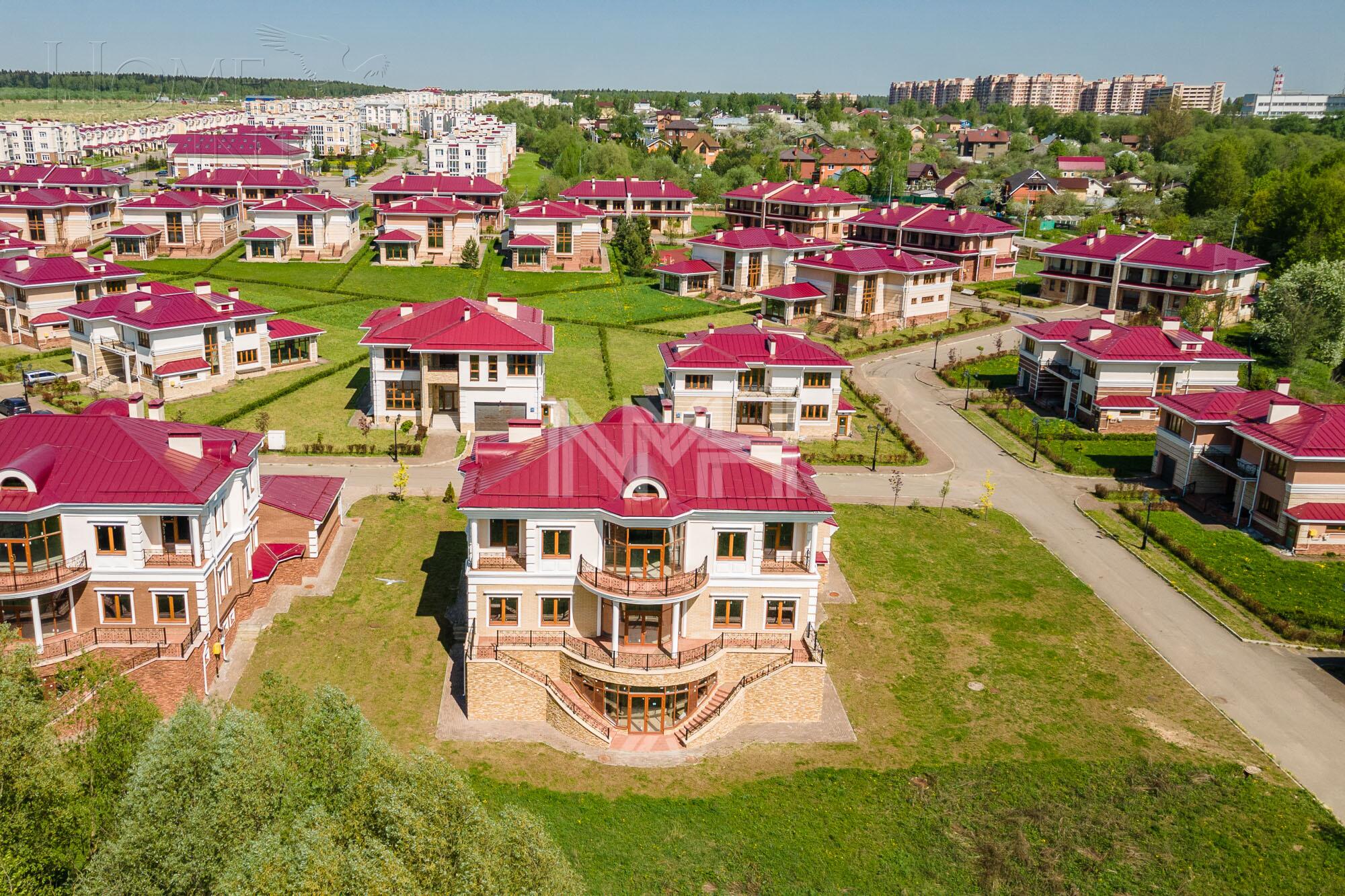 3-этажный коттедж 855 м² без отделки