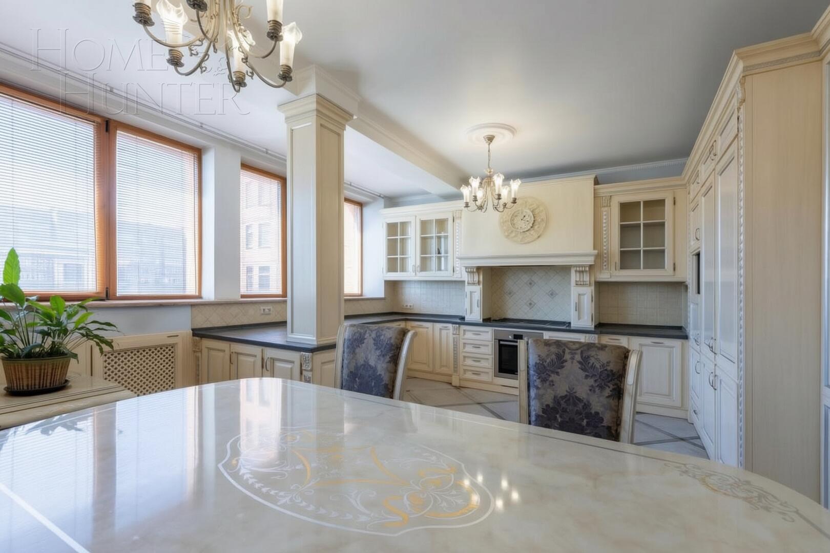 8-КОМН. КВАРТИРА С ОТДЕЛКОЙ 275.3 М² НА 9 ЭТАЖЕ