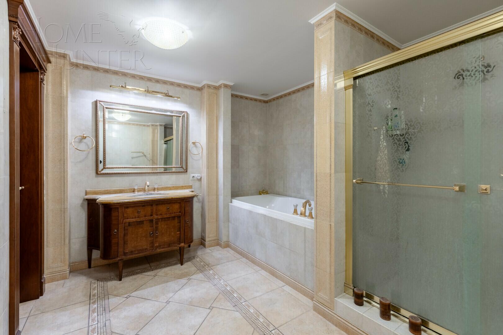 8-КОМН. КВАРТИРА С ОТДЕЛКОЙ 275.3 М² НА 9 ЭТАЖЕ
