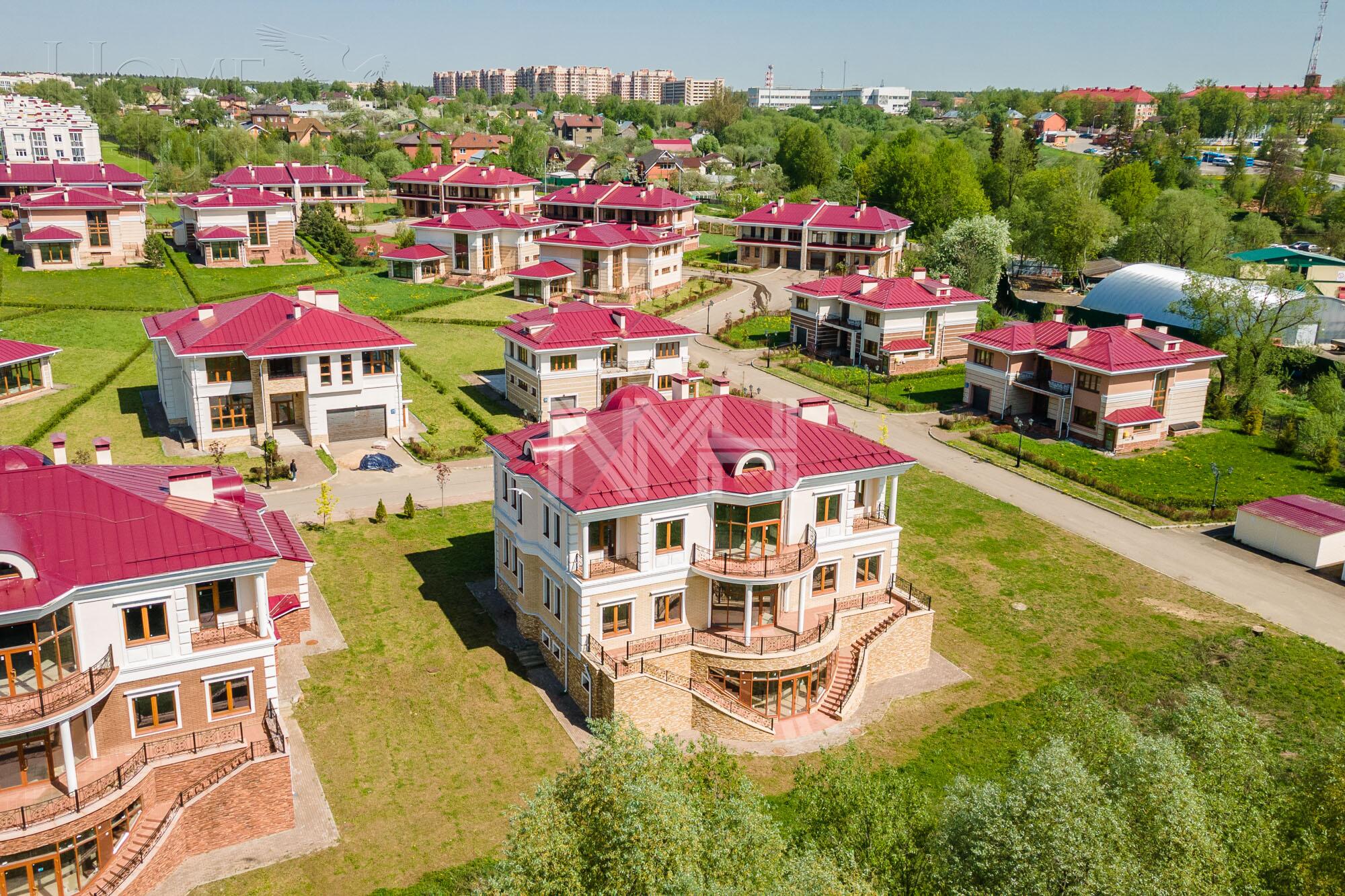 3-этажный коттедж 855 м² без отделки