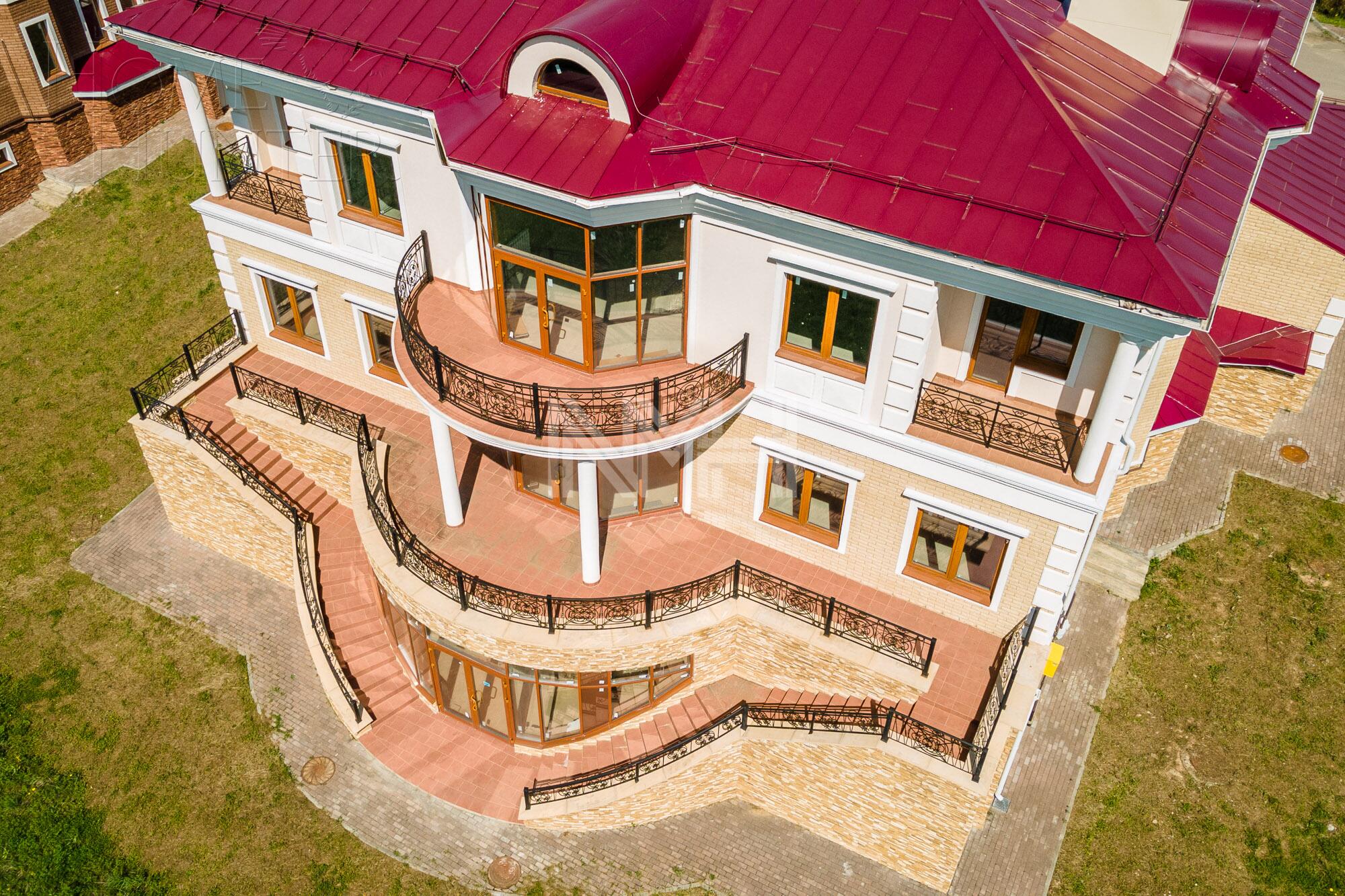 3-этажный коттедж 855 м² без отделки