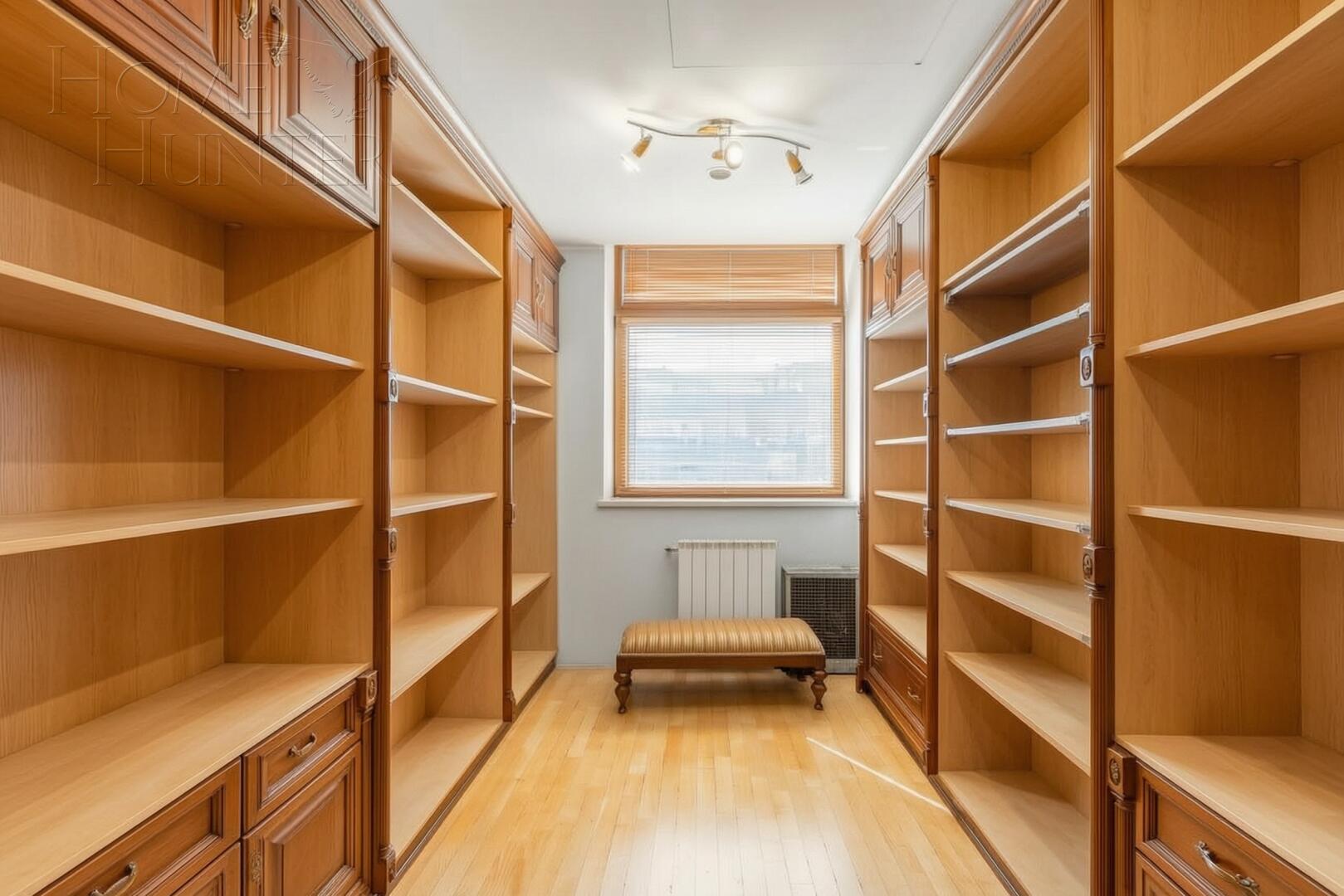 8-КОМН. КВАРТИРА С ОТДЕЛКОЙ 275.3 М² НА 9 ЭТАЖЕ