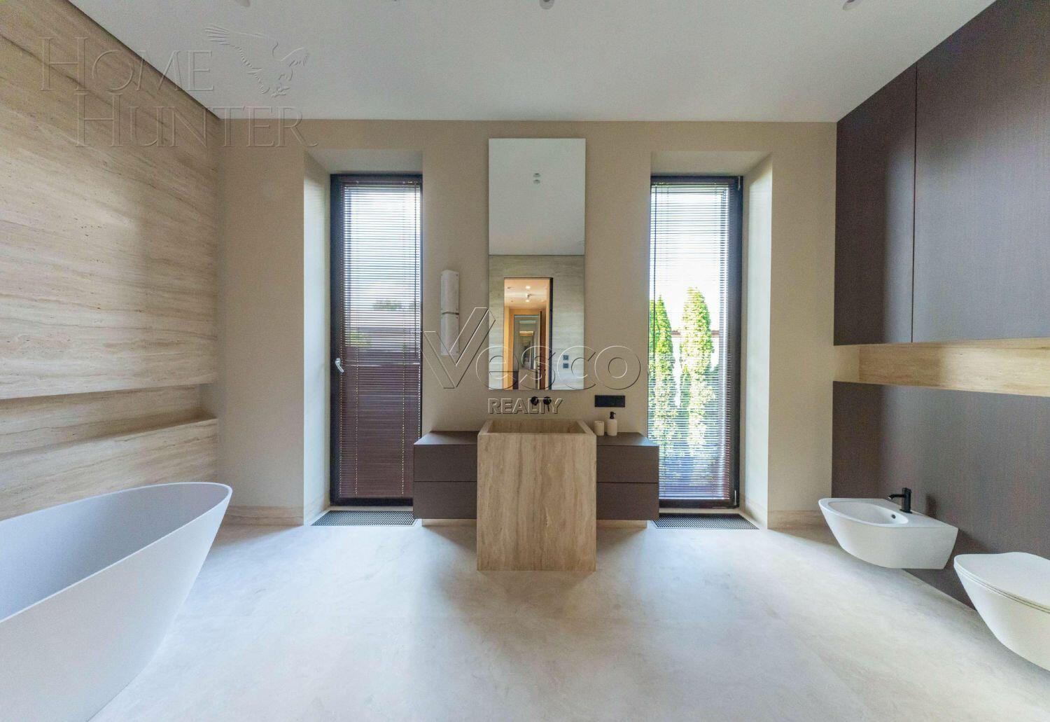 2-этажный коттедж 1 150 м² с отделкой
