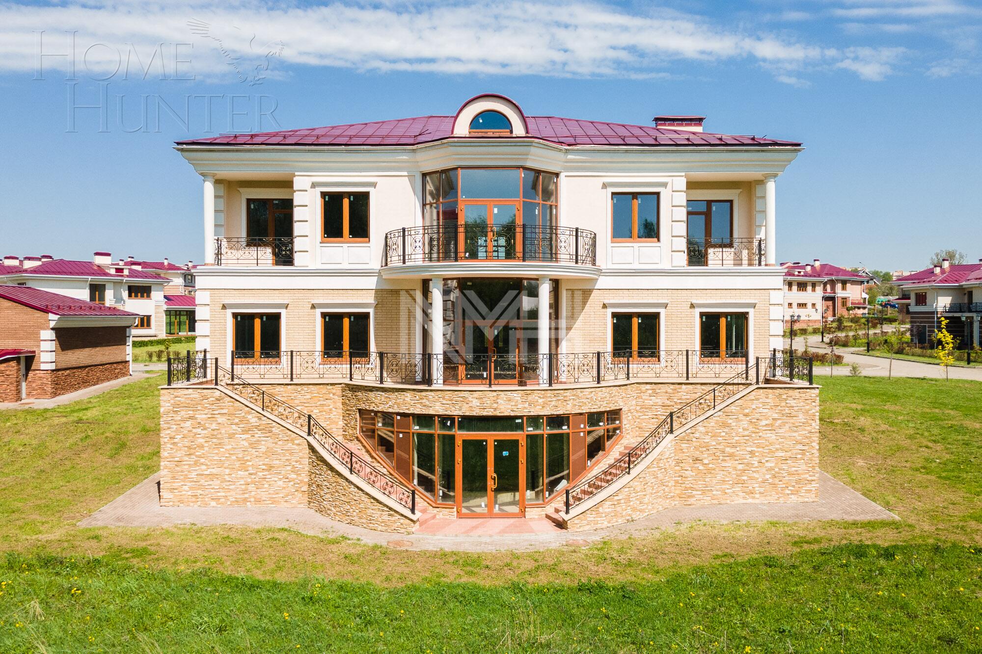 3-этажный коттедж 855 м² без отделки