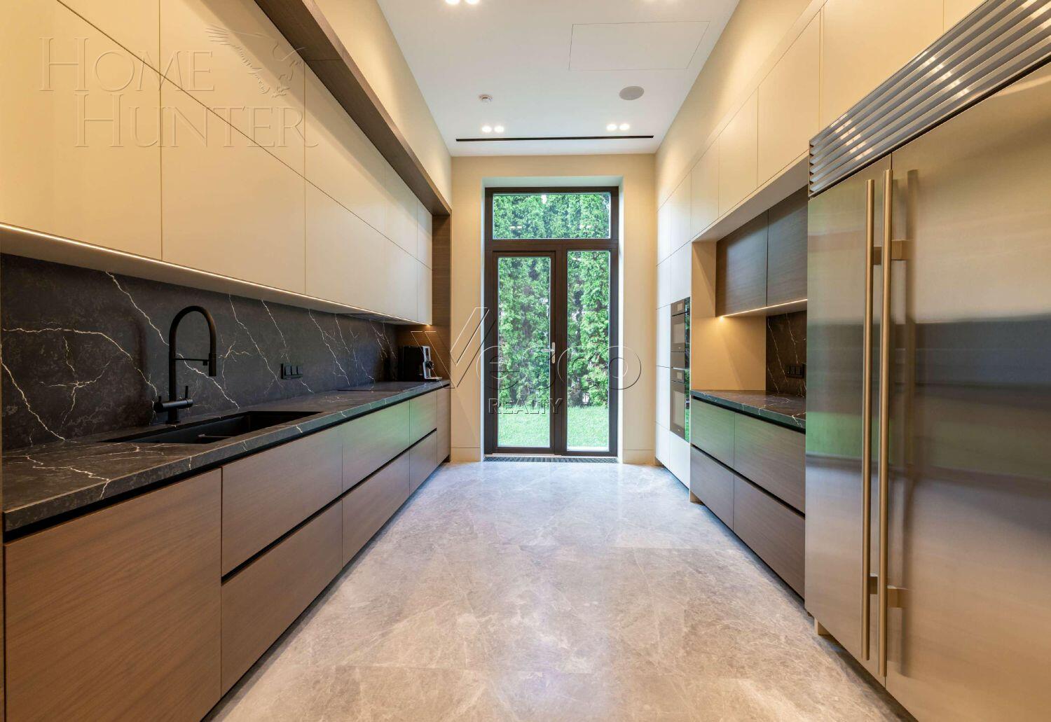 2-этажный коттедж 1 150 м² с отделкой