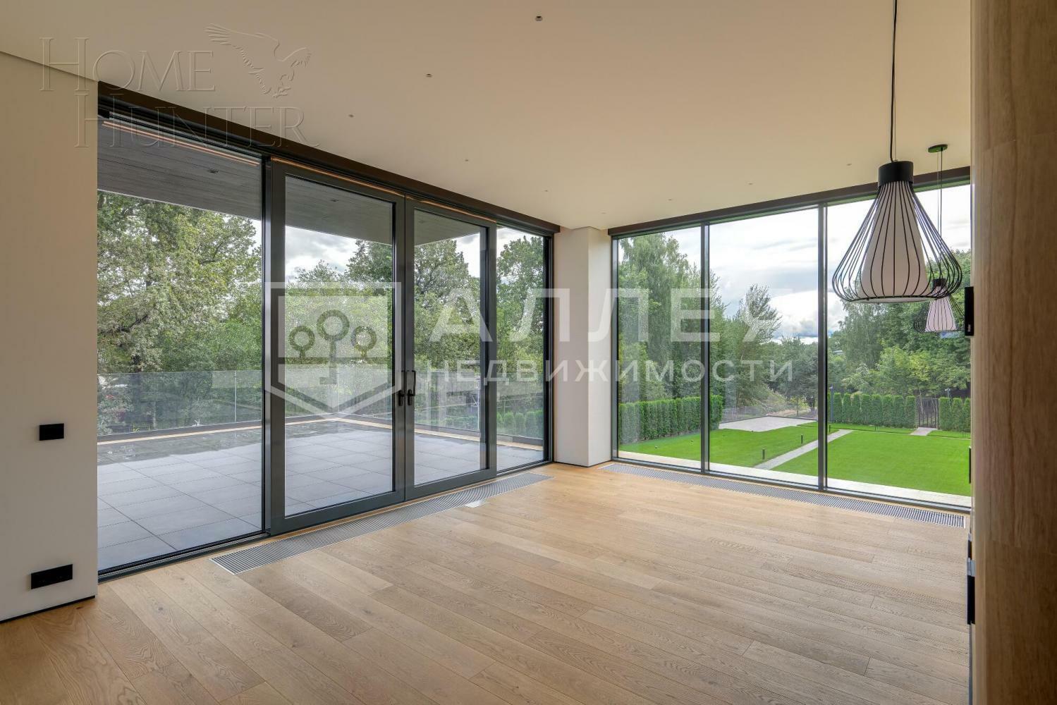 3-этажный коттедж 2 150 м² с отделкой