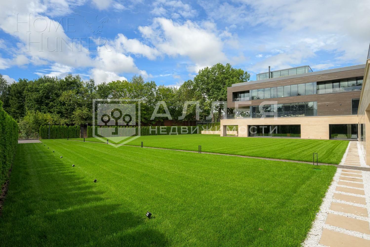 3-этажный коттедж 2 150 м² с отделкой