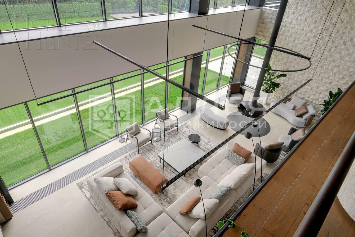 3-этажный коттедж 2 150 м² с отделкой