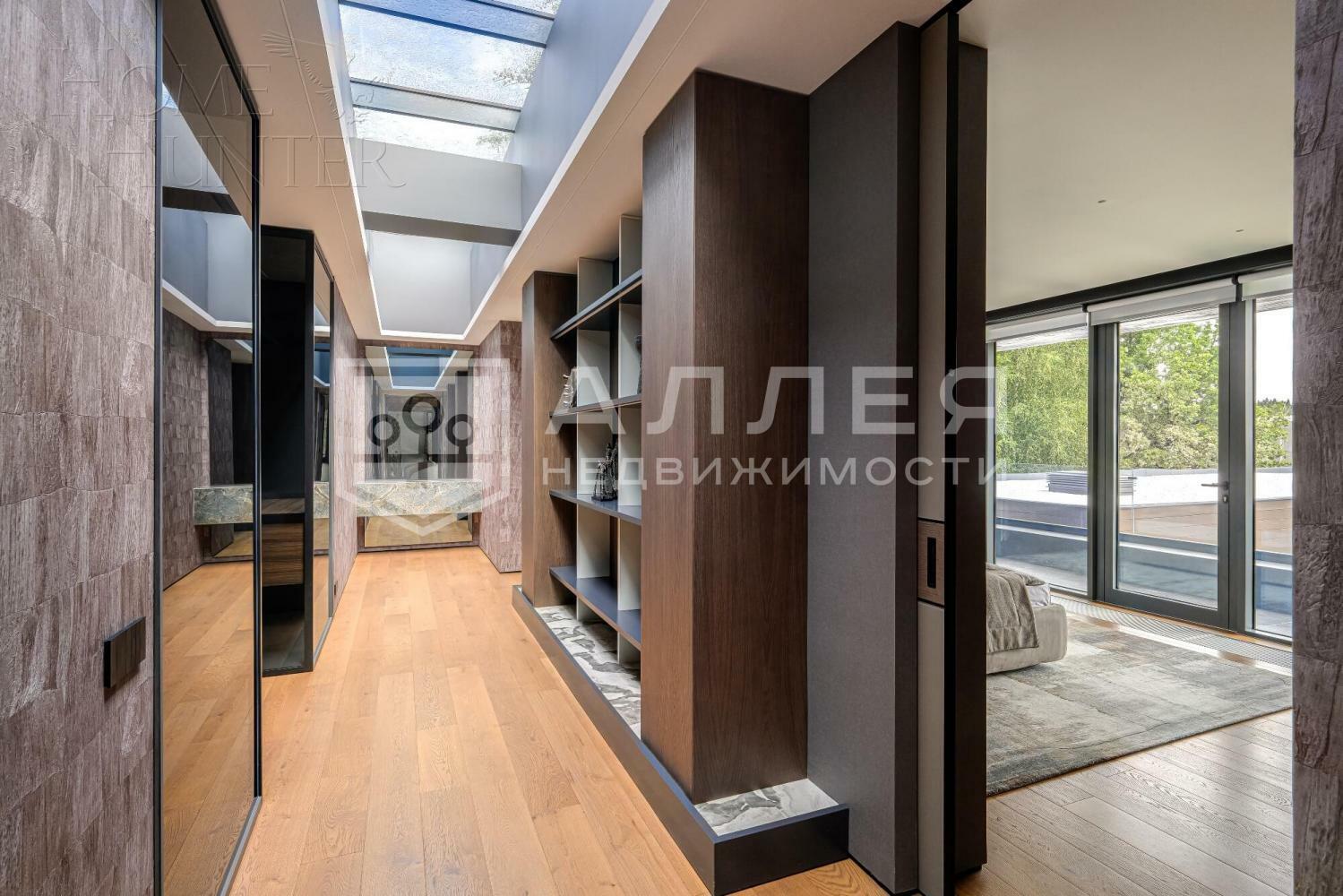 3-этажный коттедж 2 150 м² с отделкой