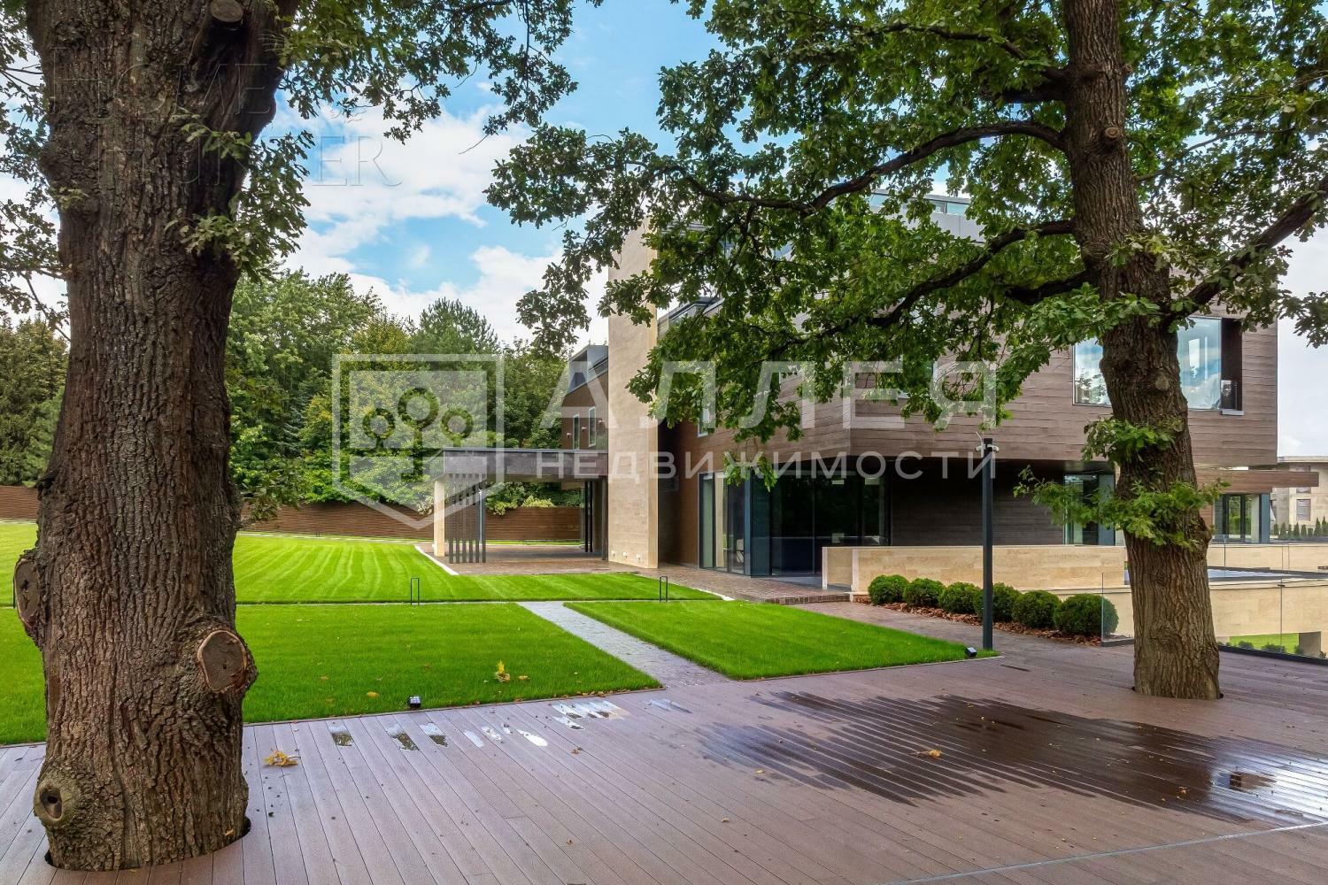 3-этажный коттедж 2 150 м² с отделкой