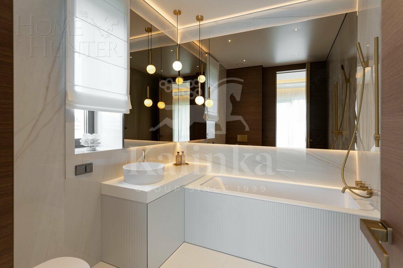 2-этажный коттедж 1 000 м² с отделкой