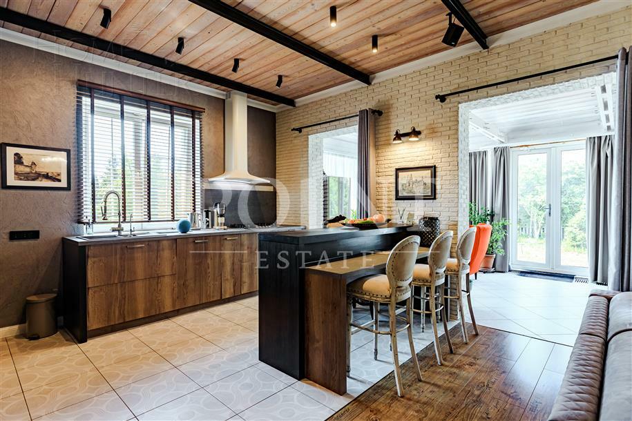 2-этажный коттедж 260 м² с отделкой