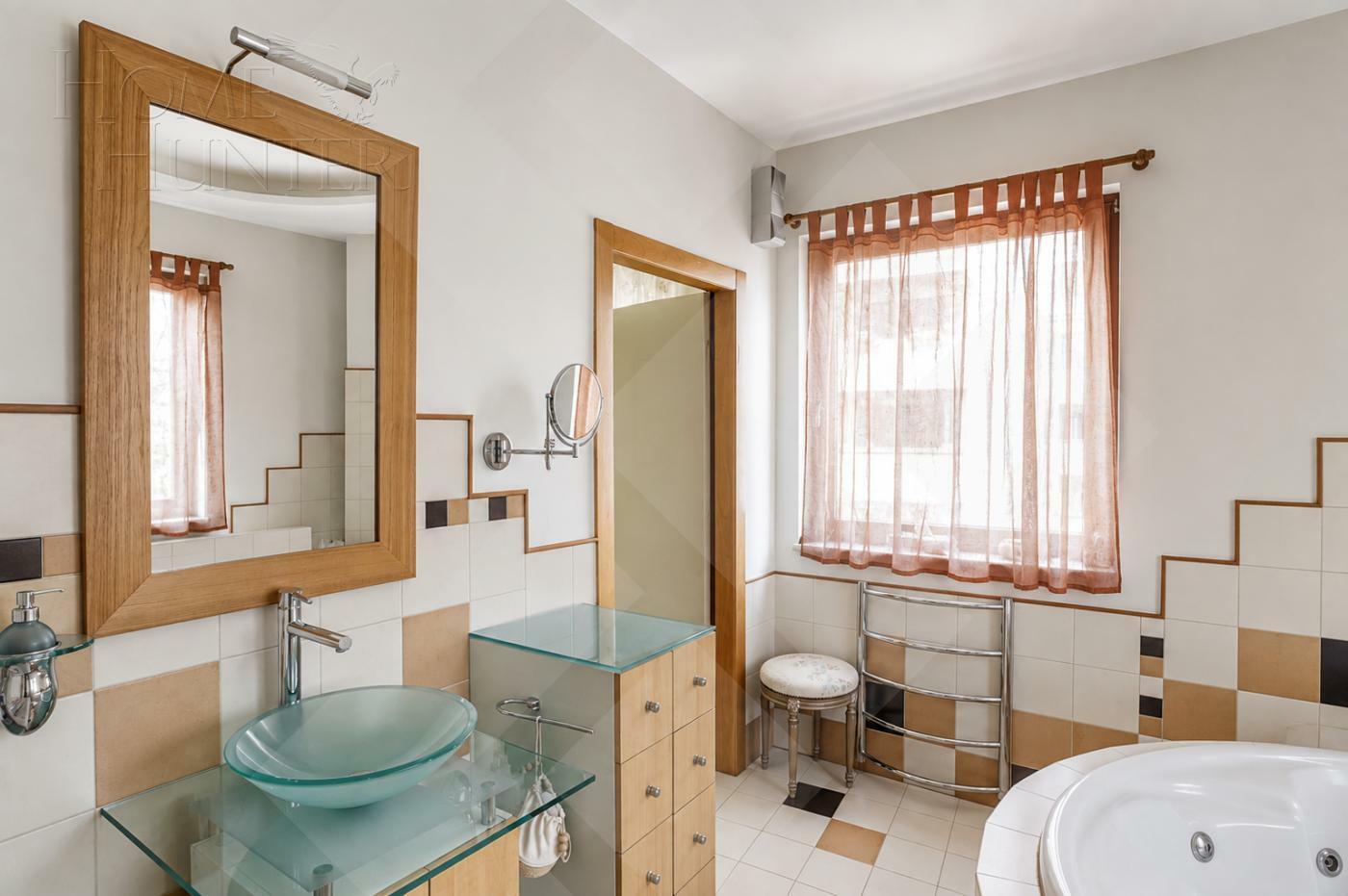 4-КОМН. КВАРТИРА С ОТДЕЛКОЙ 133.8 М² НА 4 ЭТАЖЕ