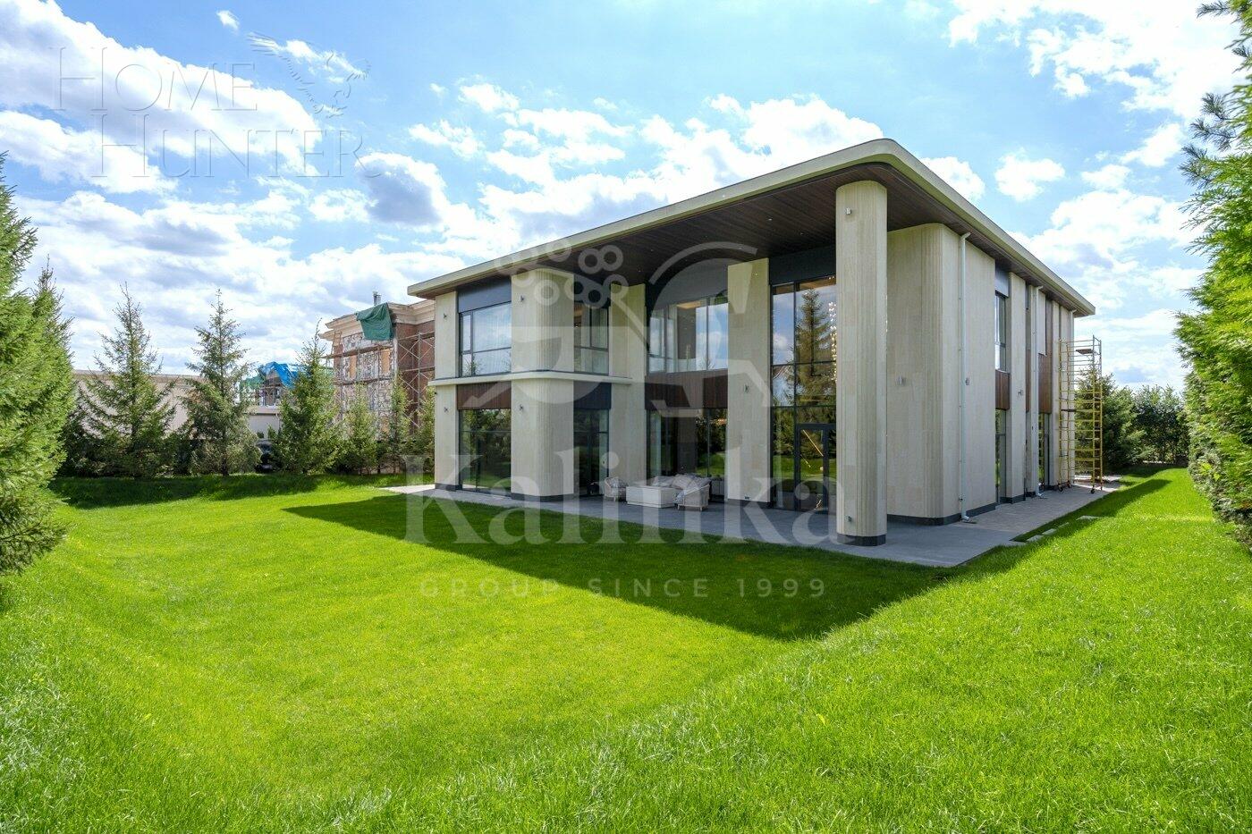 2-этажный коттедж 1 000 м² с отделкой