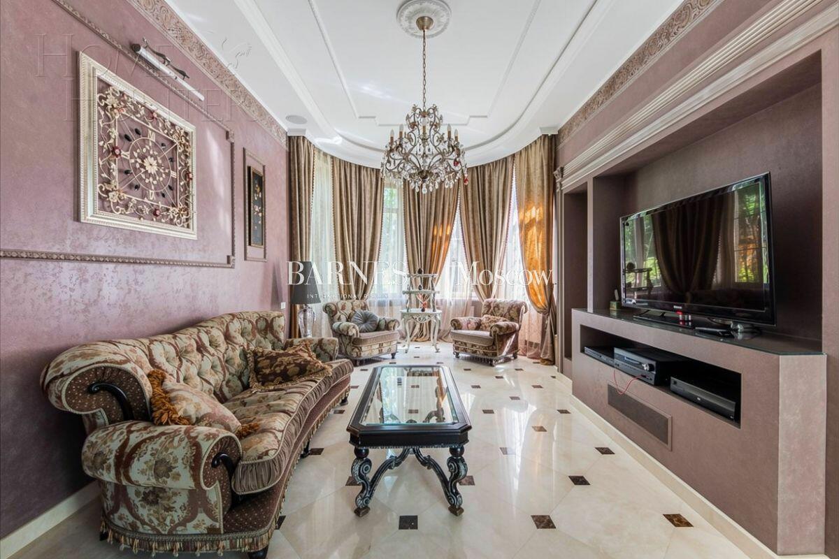 2-этажный коттедж 540 м² с отделкой