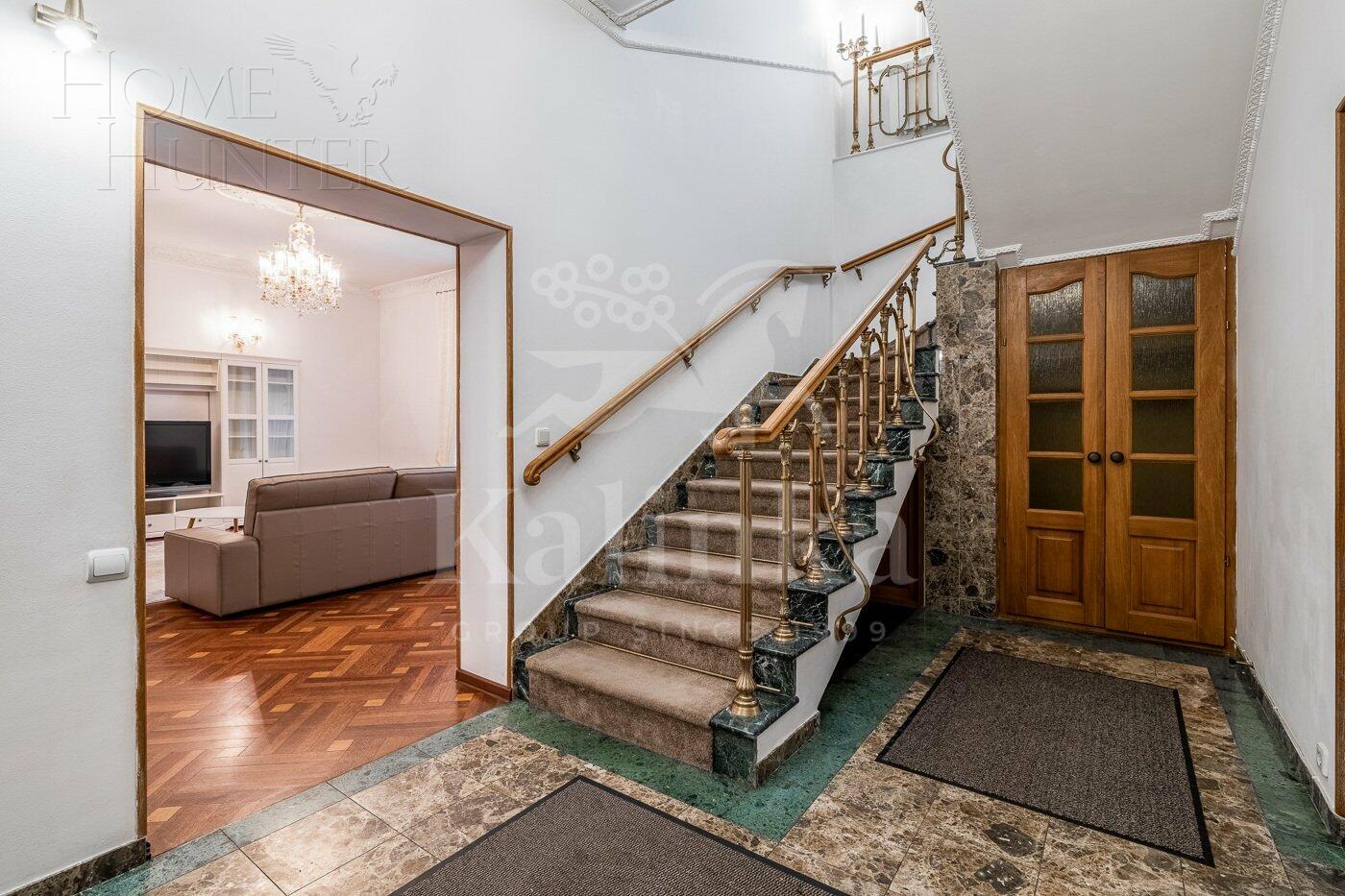 2-УРОВНЕВАЯ КВАРТИРА С ОТДЕЛКОЙ 293 М² НА 6 ЭТАЖЕ