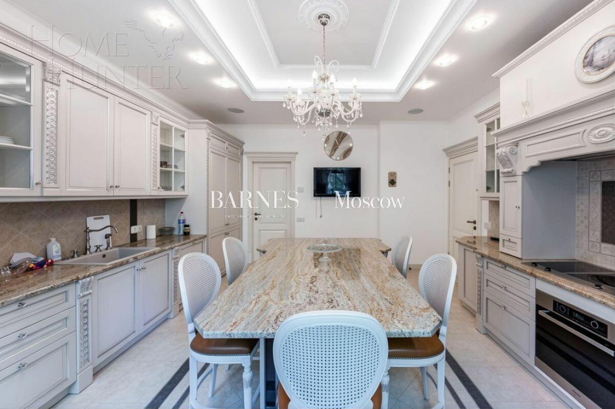 2-этажный коттедж 540 м² с отделкой