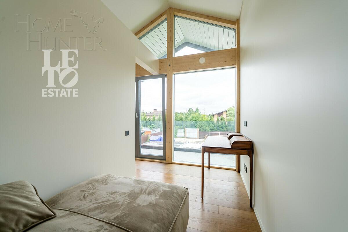 2-этажный коттедж 240 м² с отделкой