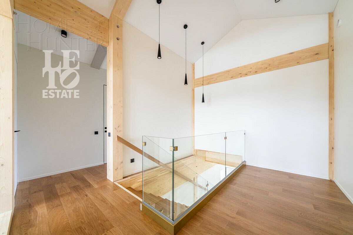 2-этажный коттедж 240 м² с отделкой