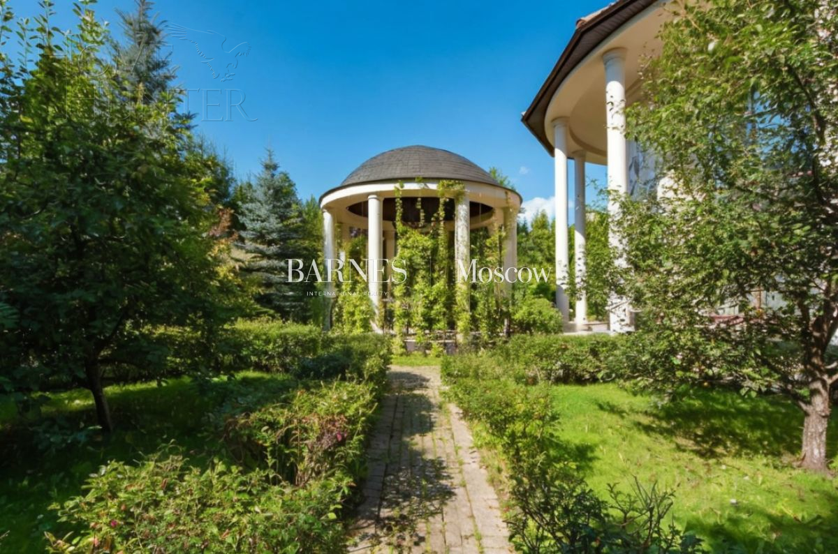 2-этажный коттедж 540 м² с отделкой
