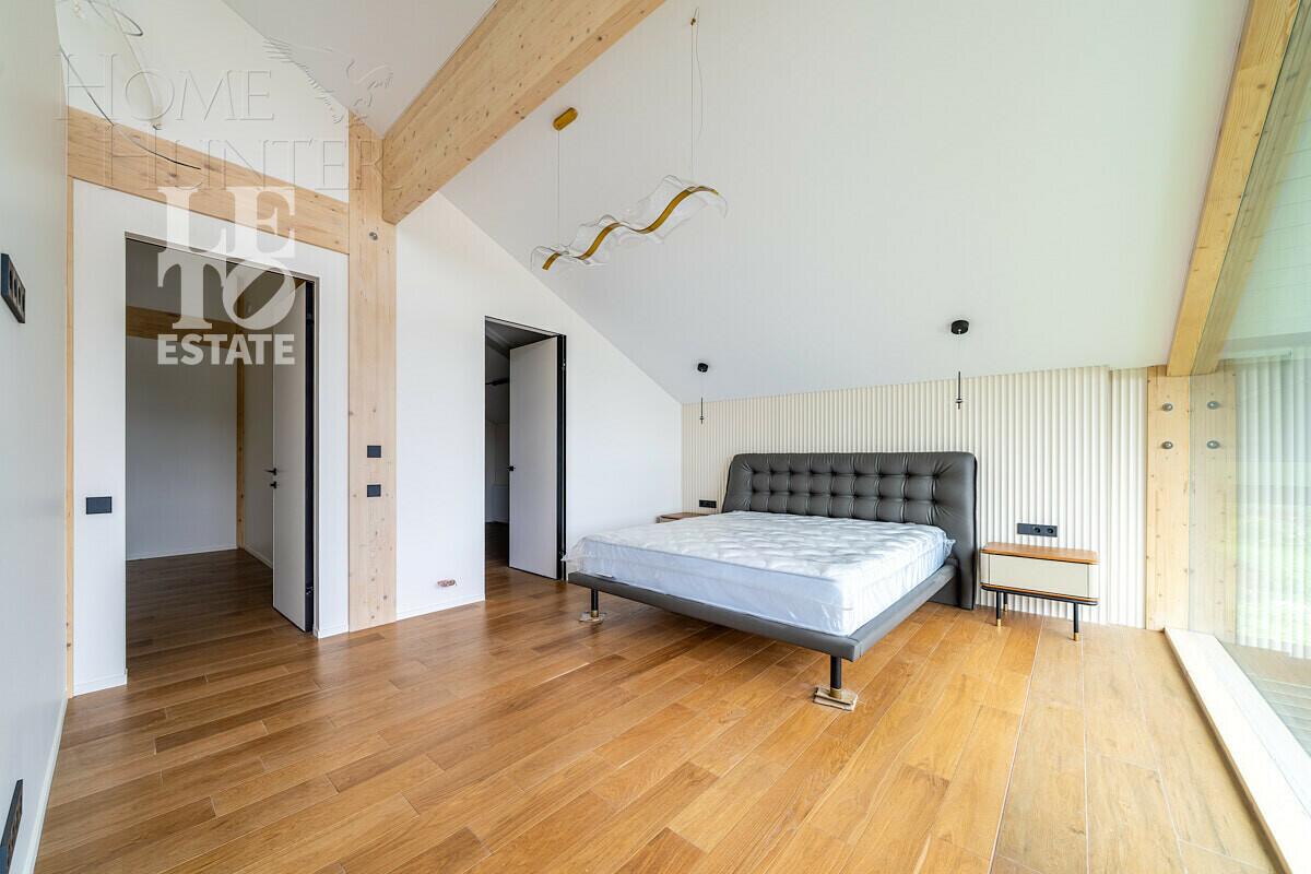 2-этажный коттедж 240 м² с отделкой