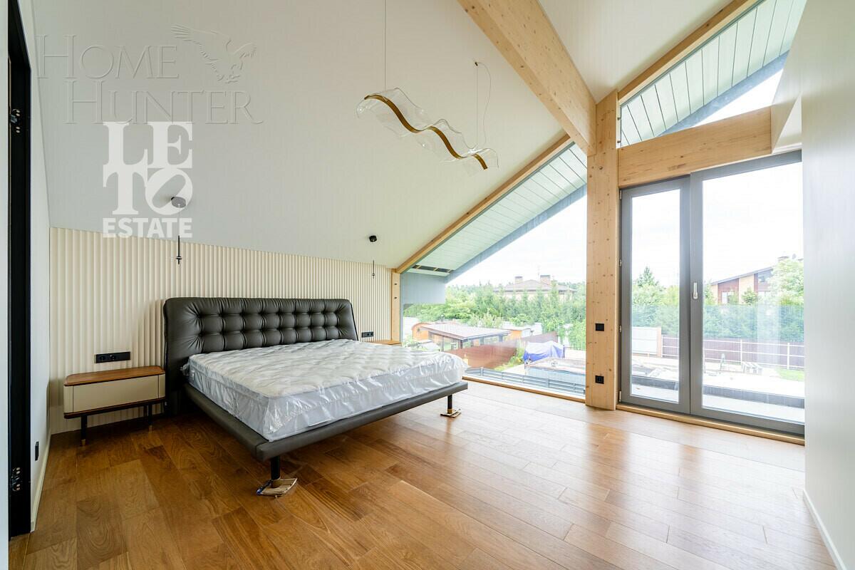 2-этажный коттедж 240 м² с отделкой