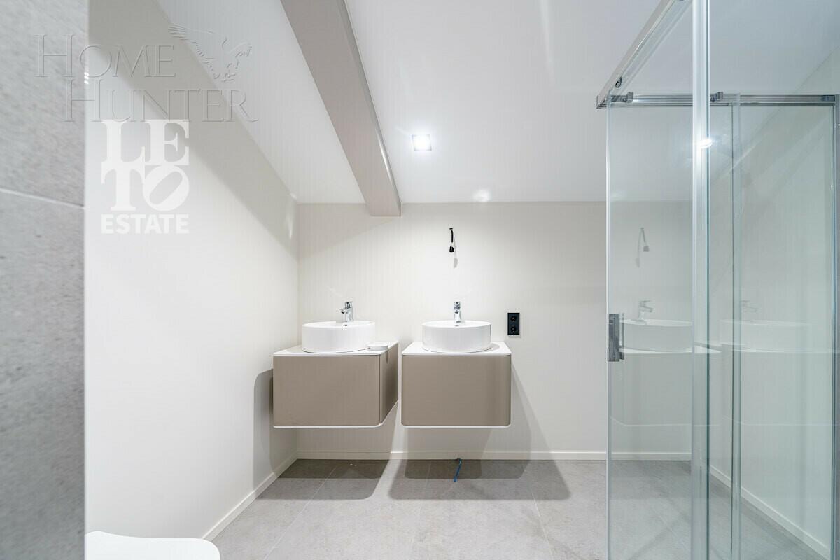 2-этажный коттедж 240 м² с отделкой