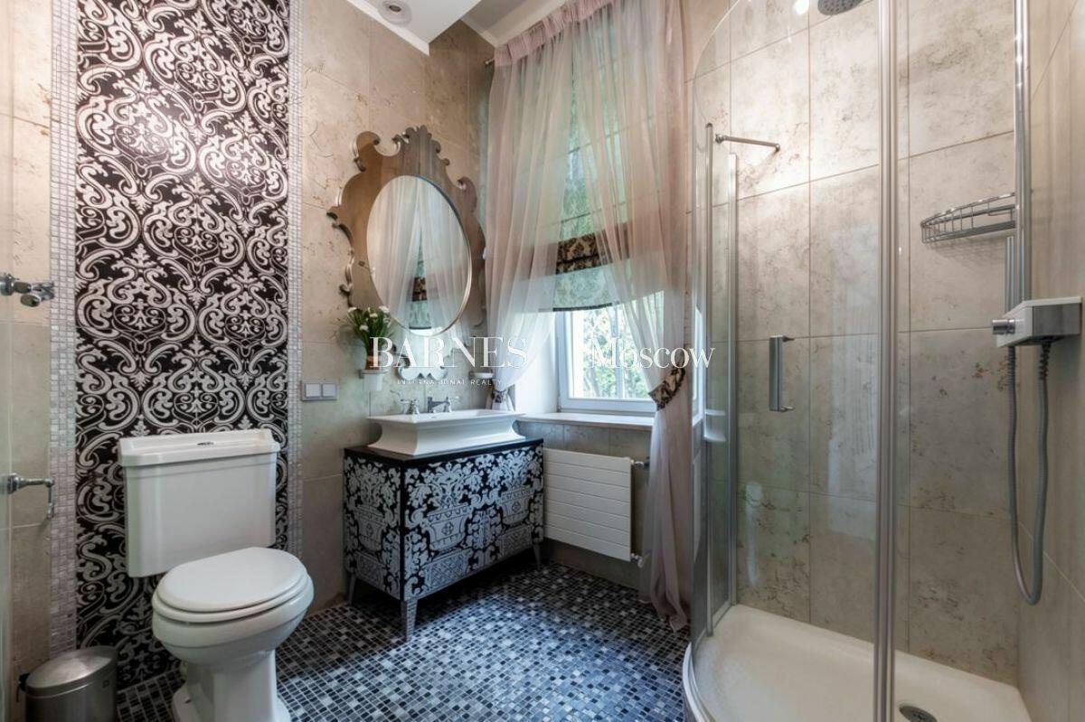 2-этажный коттедж 540 м² с отделкой
