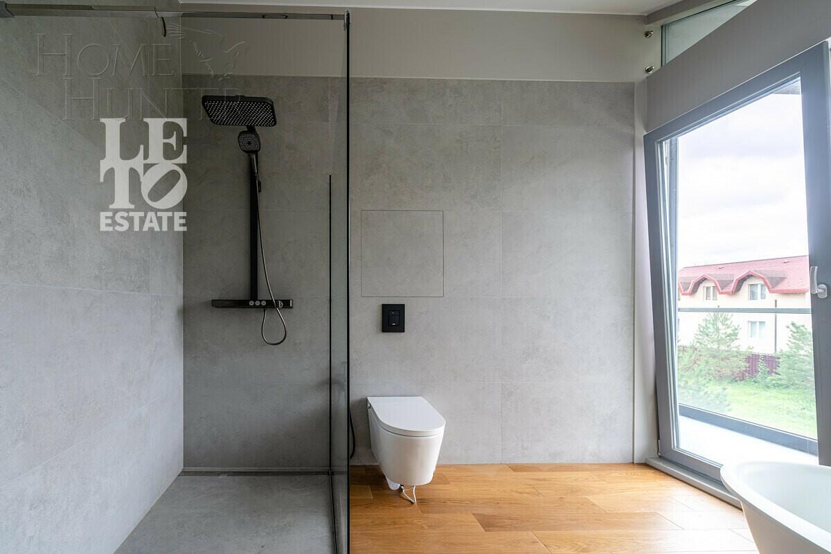 2-этажный коттедж 240 м² с отделкой
